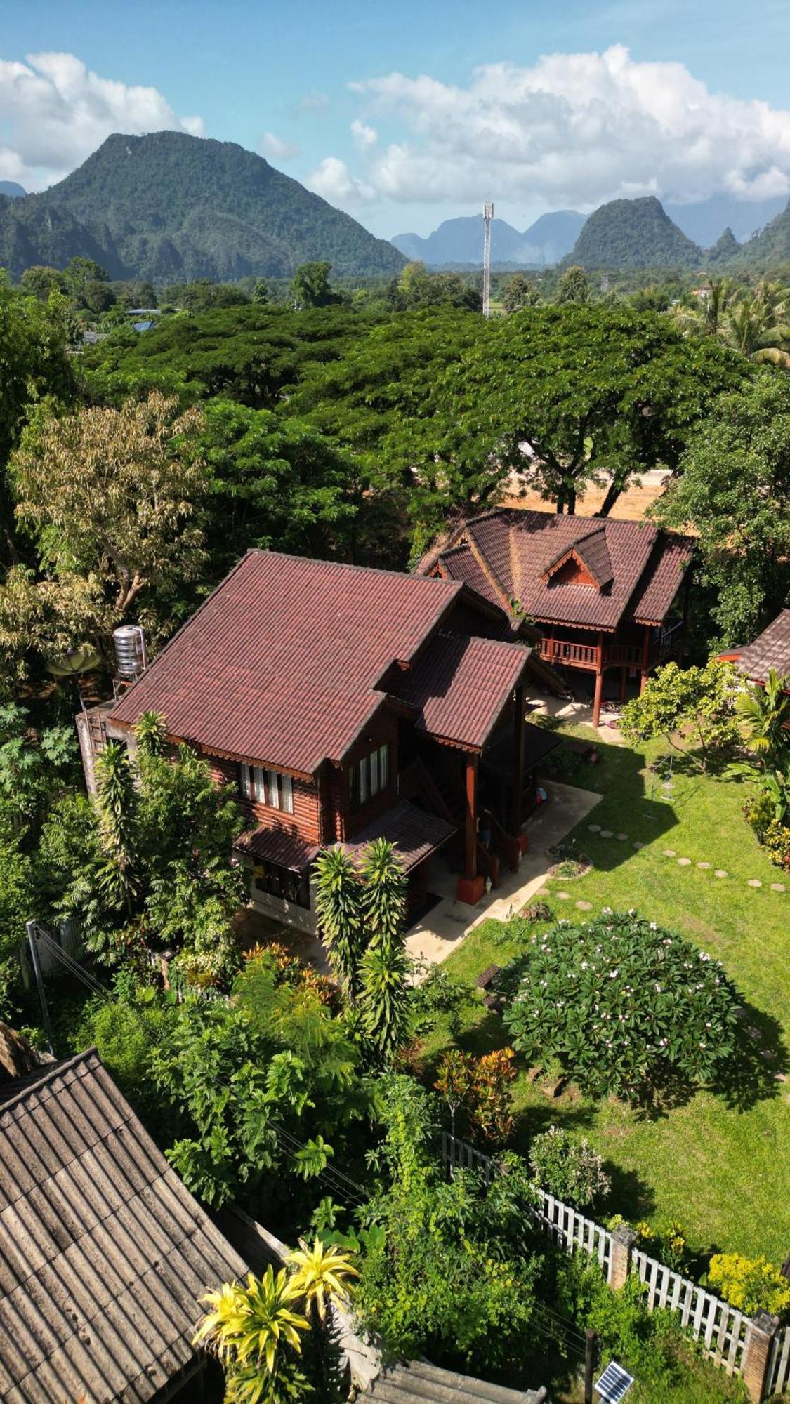 Namsong Bridge Bungalows Vang Vieng Exterior photo