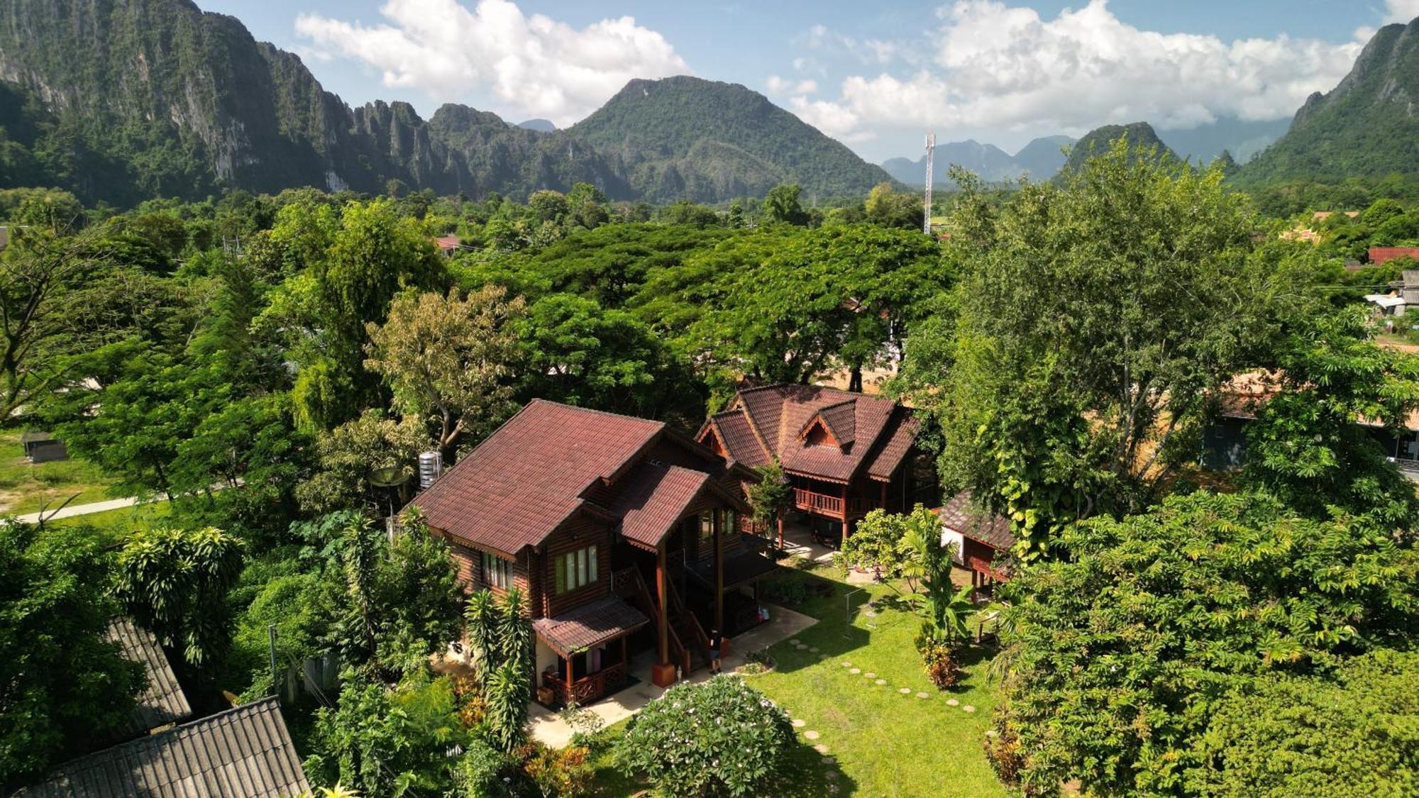 Namsong Bridge Bungalows Vang Vieng Exterior photo